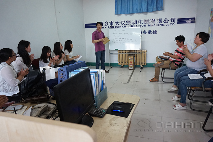 汉螺旋给料机实力雄厚，技术研发团队上百人